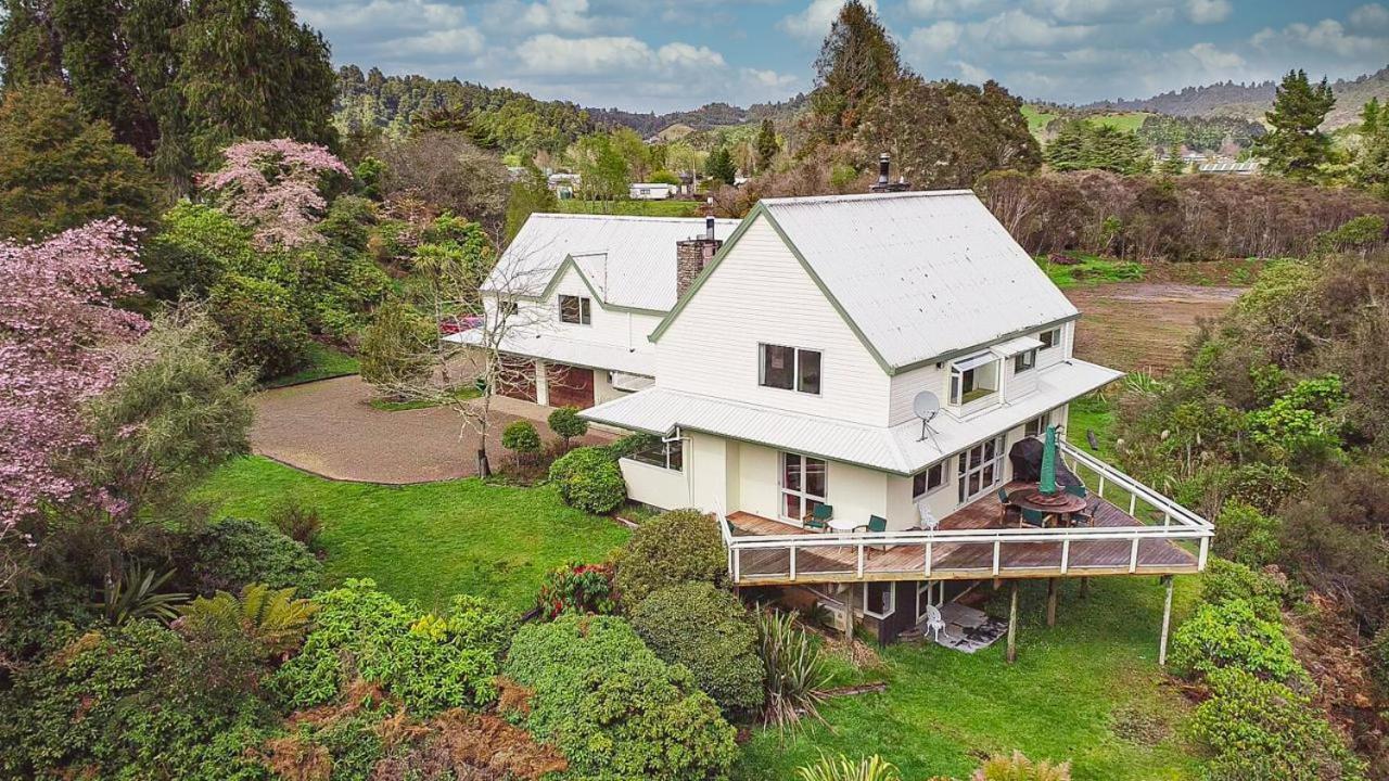 Appartamento Spiral Gardens Country Park Retreat Raurimu Esterno foto
