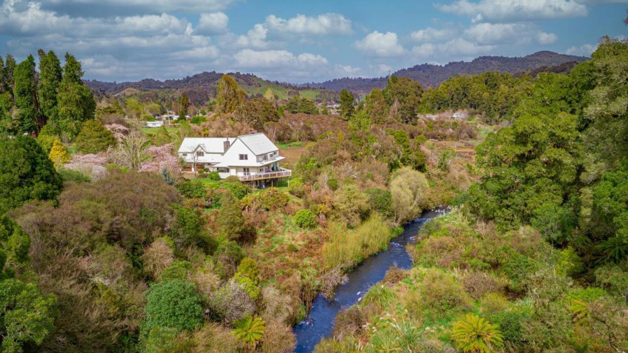 Appartamento Spiral Gardens Country Park Retreat Raurimu Esterno foto